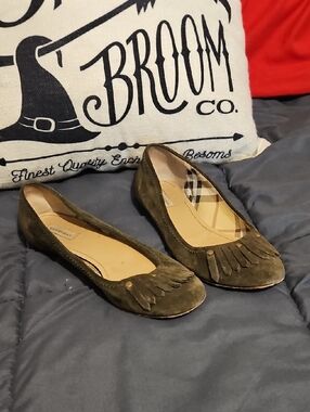 Burberry London Designer Olive Suede Fringe Flats Size 6.5